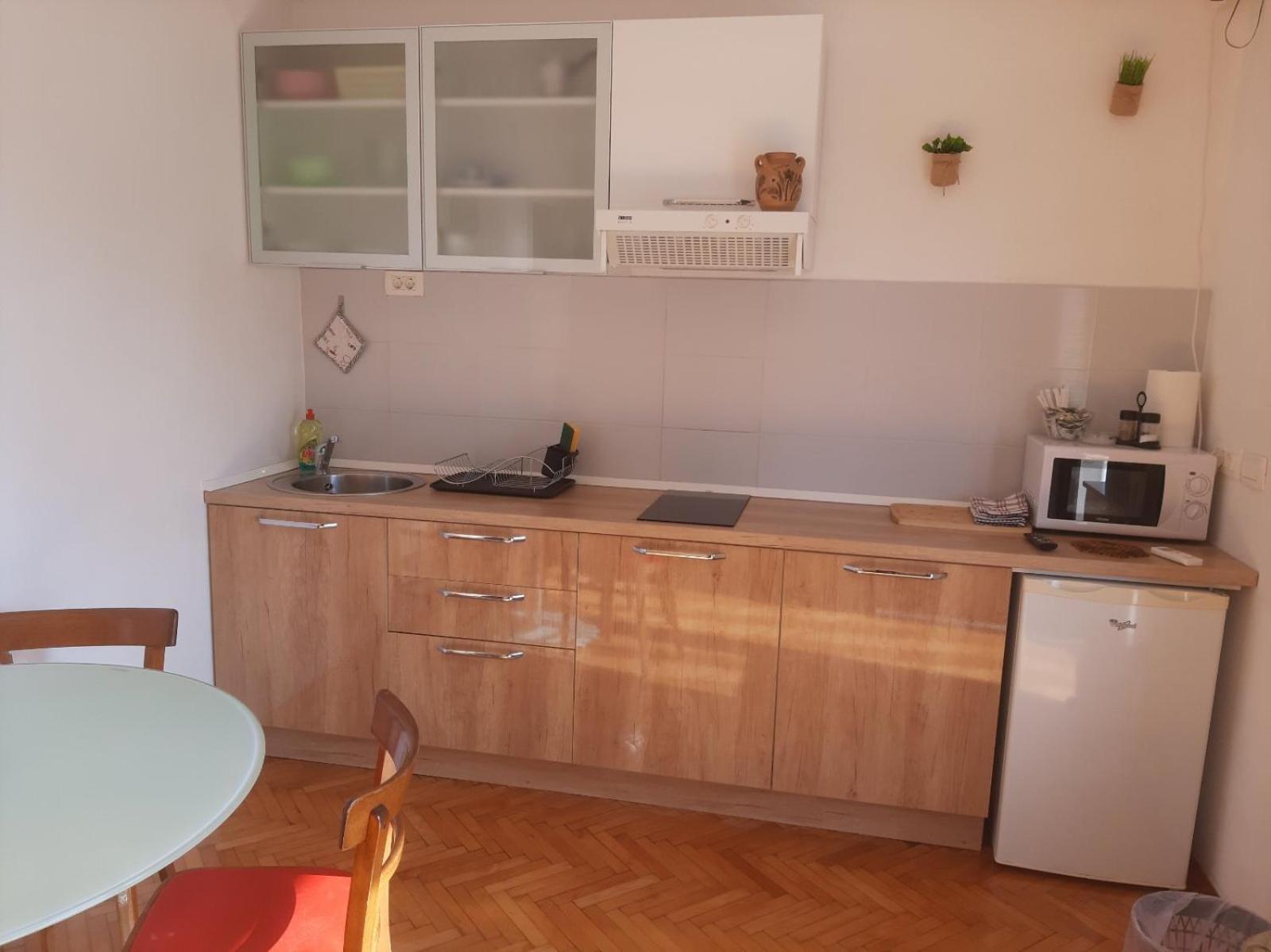Apartmani Kadmen Іка Екстер'єр фото